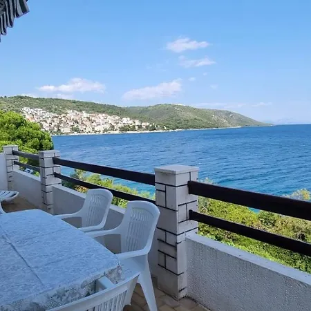 Appartement First Row To The Sea Trogir