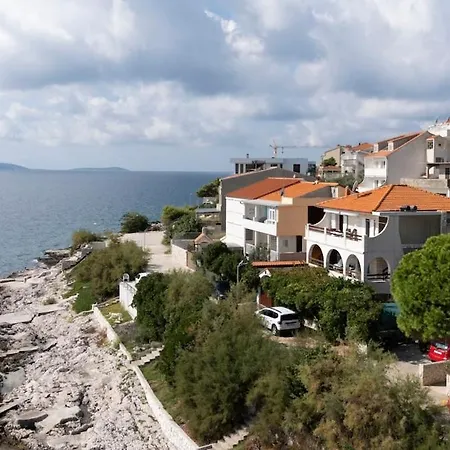 First Row To The Sea, Balcony View, Free Parking