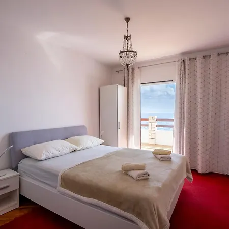 First Row To The Sea, Balcony View, Free Parking