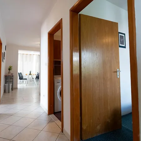 Apartman First Row To The Sea, Balcony View, Free Parking *