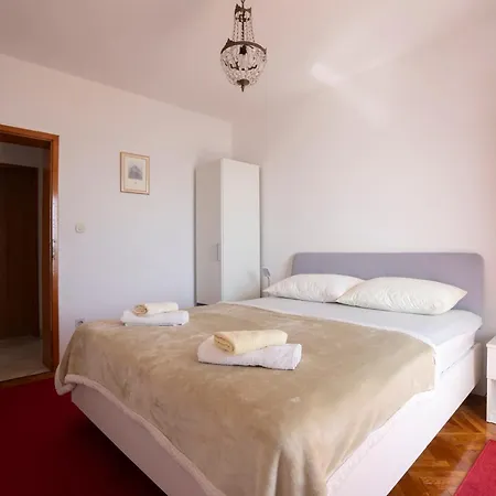 Apartament First Row To The Sea, Balcony View, Free Parking