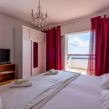 公寓 First Row To The Sea, Balcony View, Free Parking *